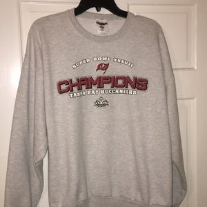 Tampa bay buccaneers crew neck sweatshirt size L